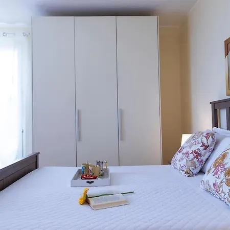 فيلة Fiore Nel Borgo D'arte By Yohome Novilara