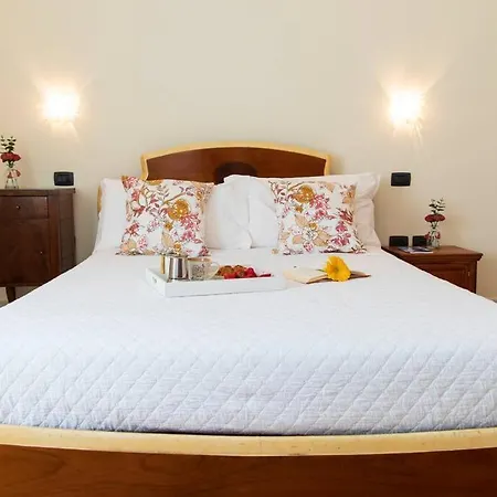 Fiore Nel Borgo D'arte By Yohome *