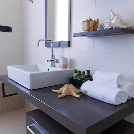 Fiore Nel Borgo D'arte By Yohome Novilara